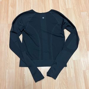 Lululemon Long Sleeve Crop top